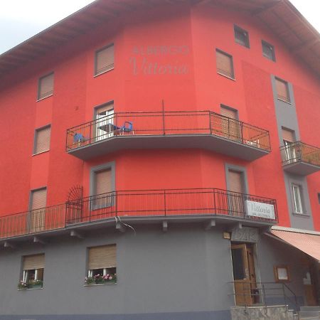 Albergo Vittoria Tiarno di Sopra Экстерьер фото